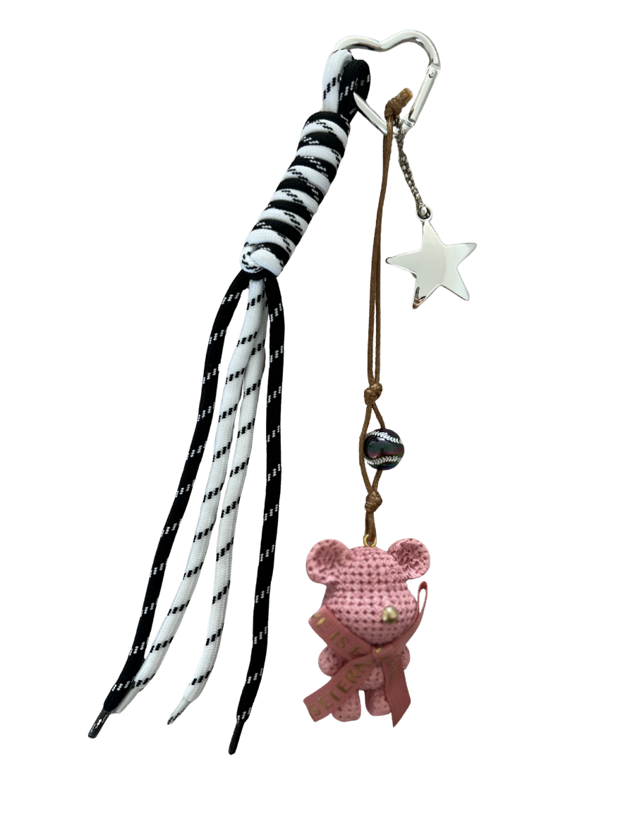 Siyah-Beyaz Örgü Pembe Amigurumi Ayı Anahtarlık resmi